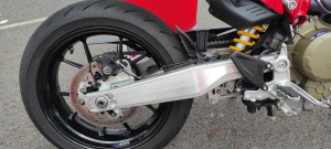 Okruhové testování Hypermotard 698 Mono